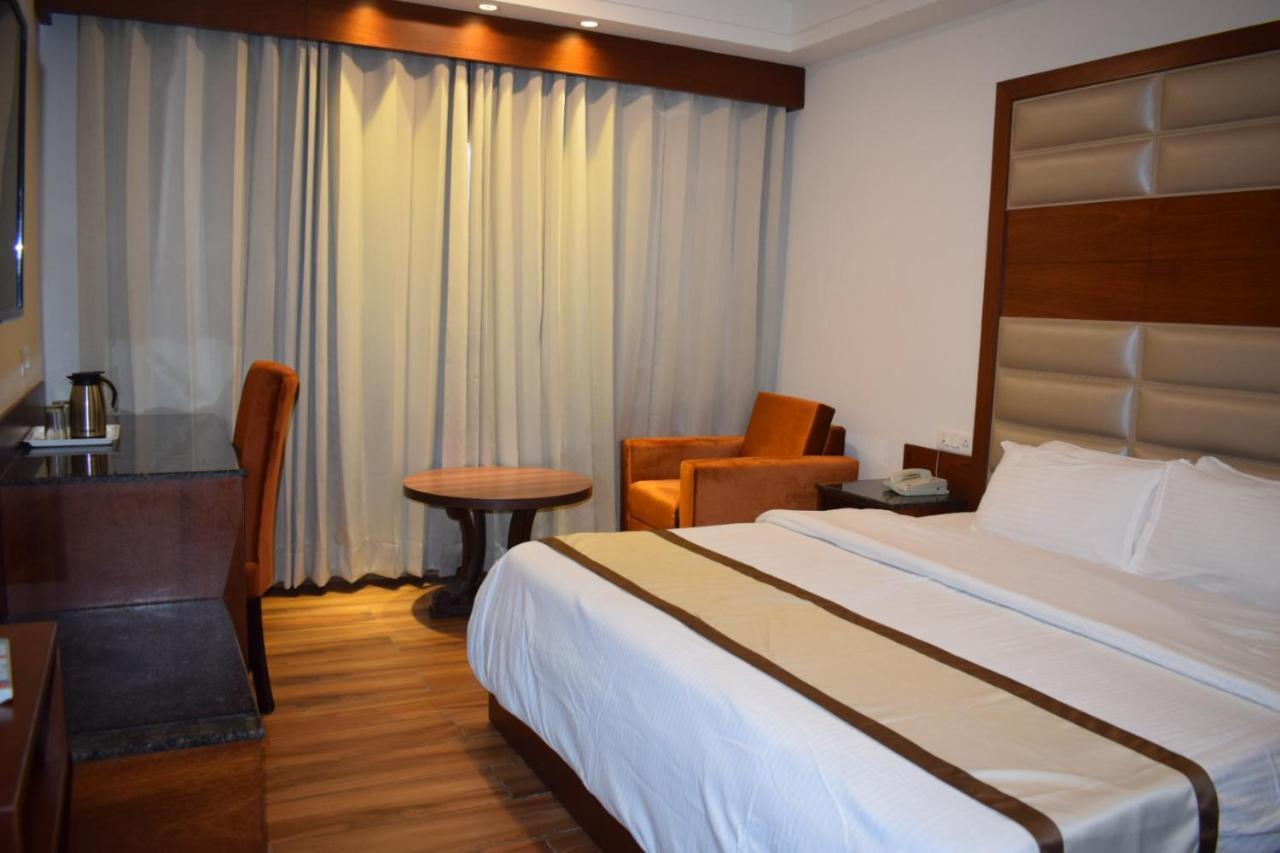Hotel Ambica Katra Katra  Buitenkant foto