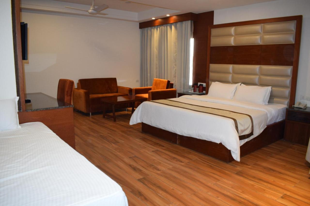 Hotel Ambica Katra Katra  Buitenkant foto