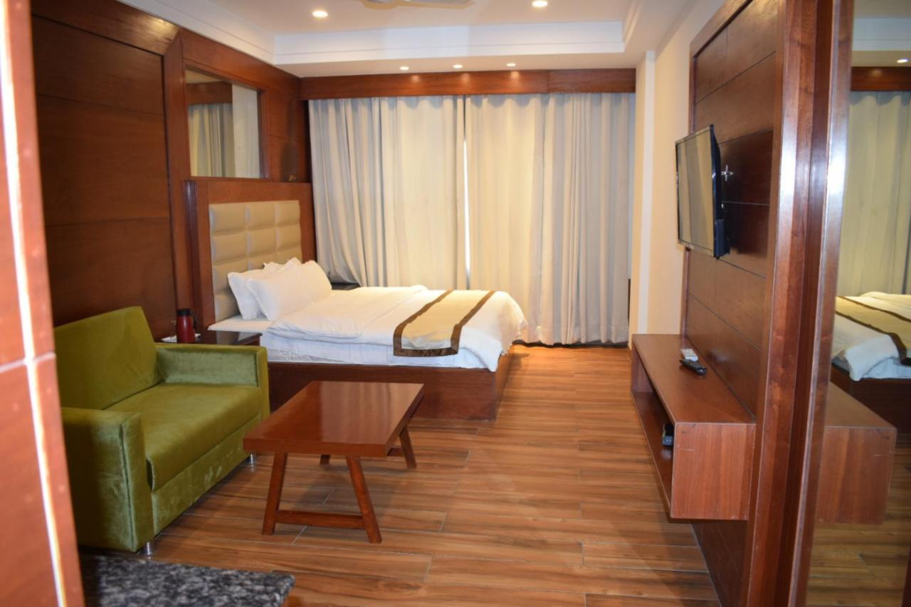 Hotel Ambica Katra Katra  Buitenkant foto
