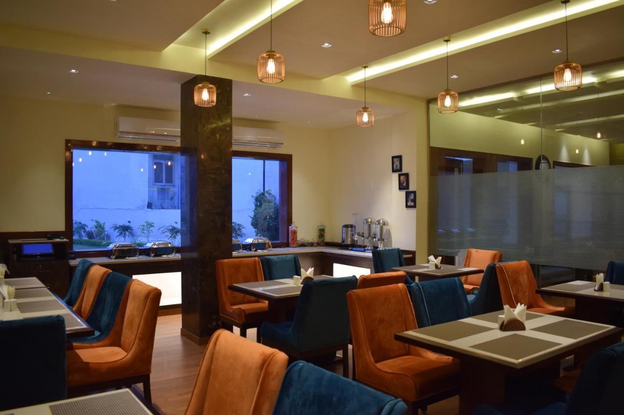 Hotel Ambica Katra Katra  Buitenkant foto