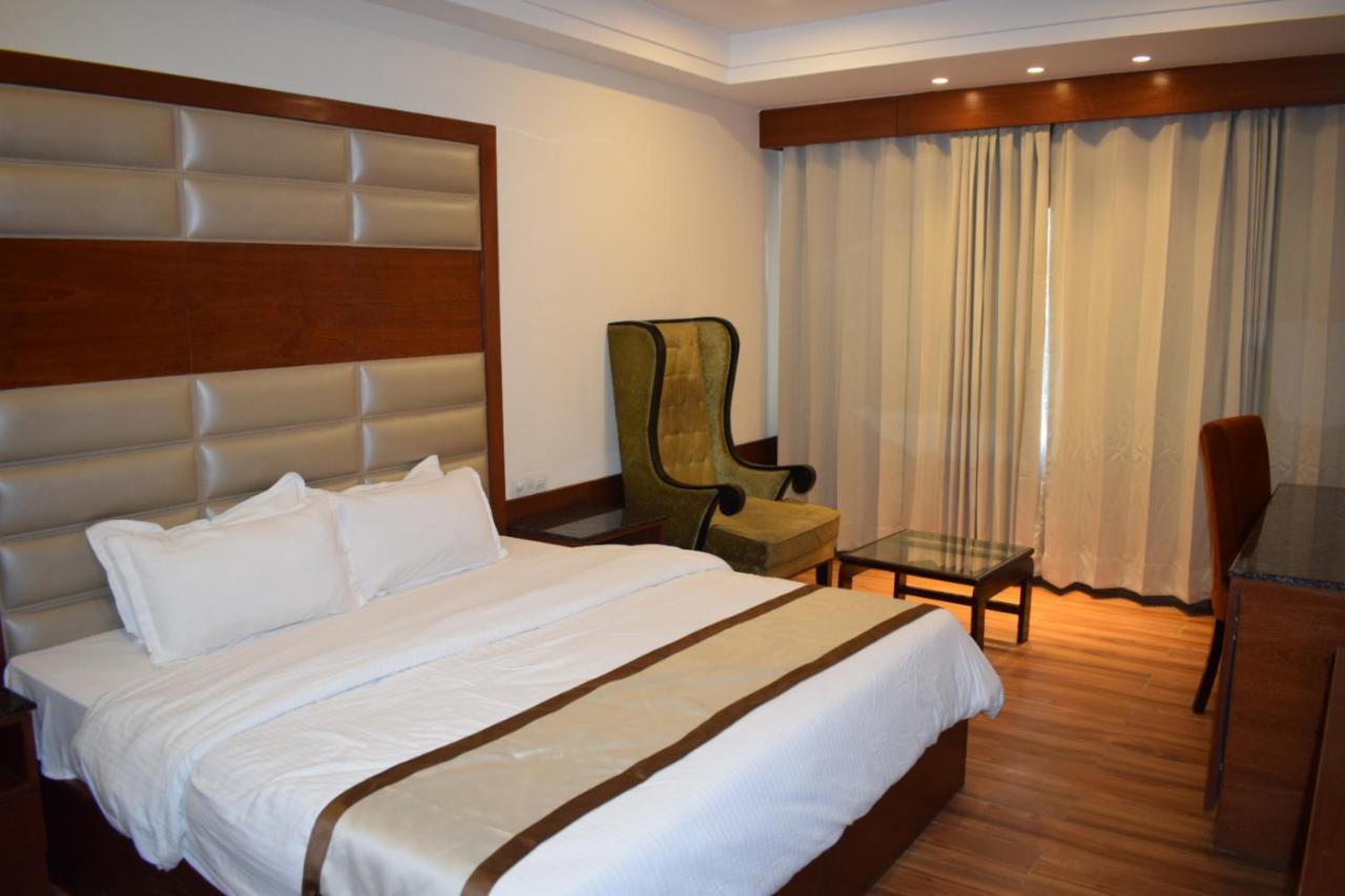 Hotel Ambica Katra Katra  Buitenkant foto