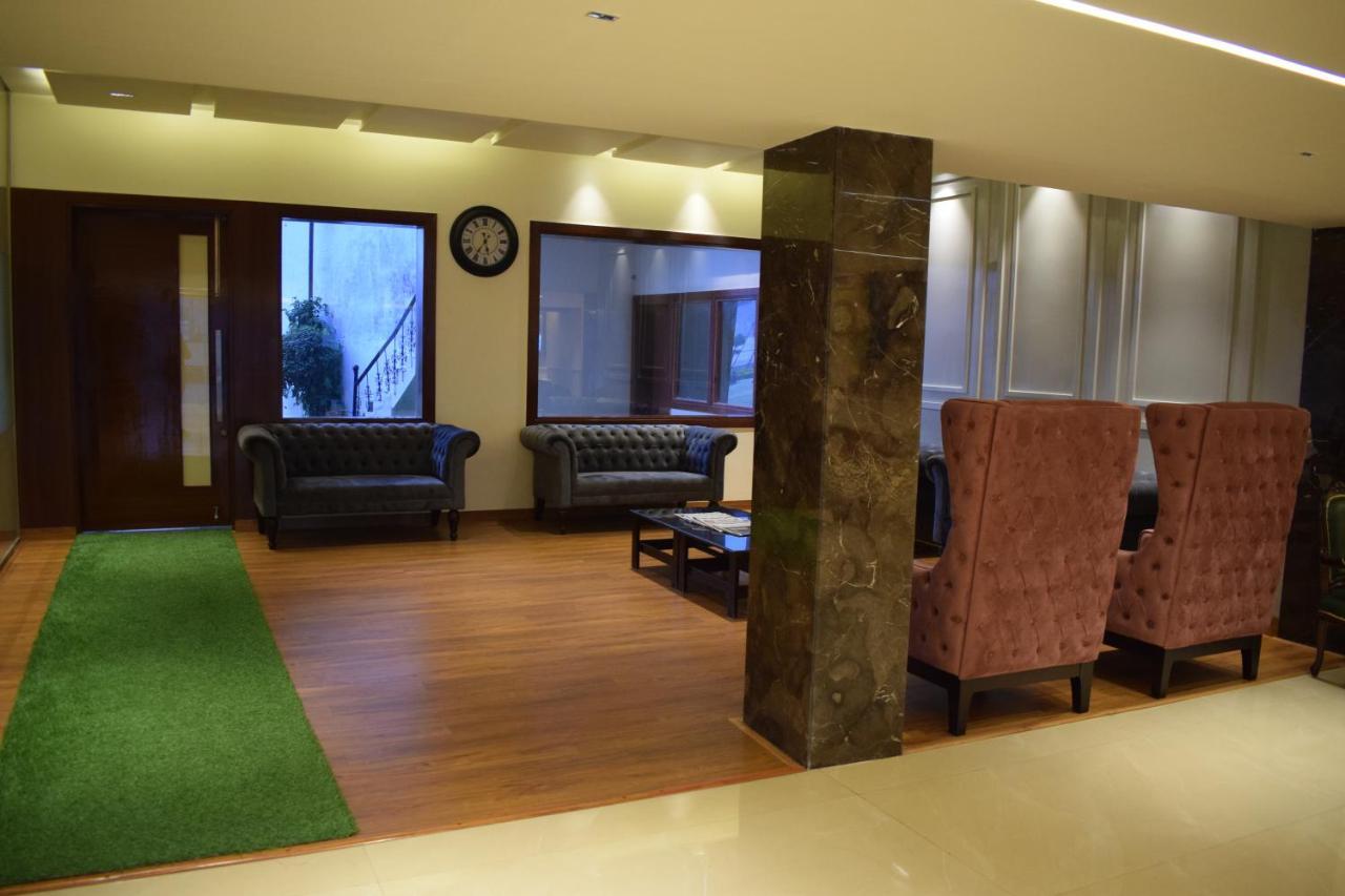 Hotel Ambica Katra Katra  Buitenkant foto