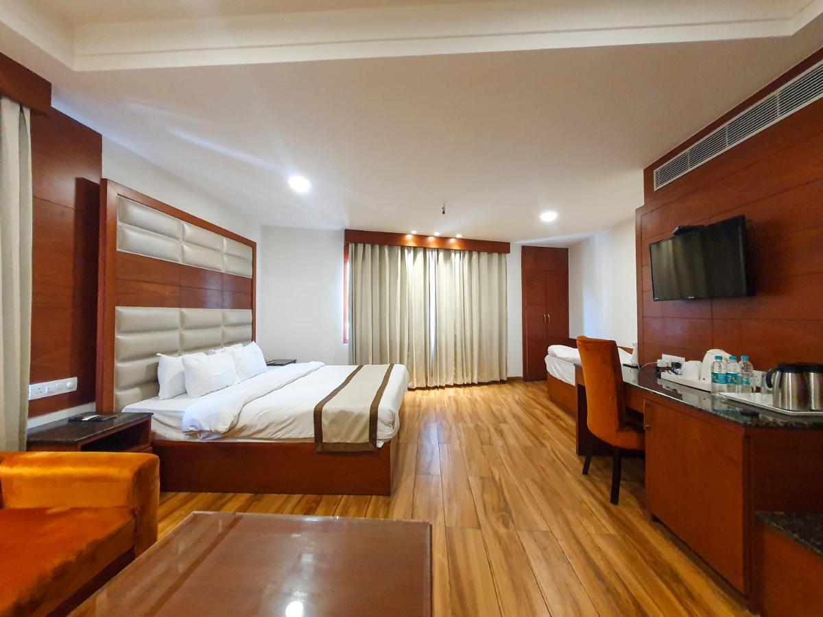 Hotel Ambica Katra Katra  Buitenkant foto