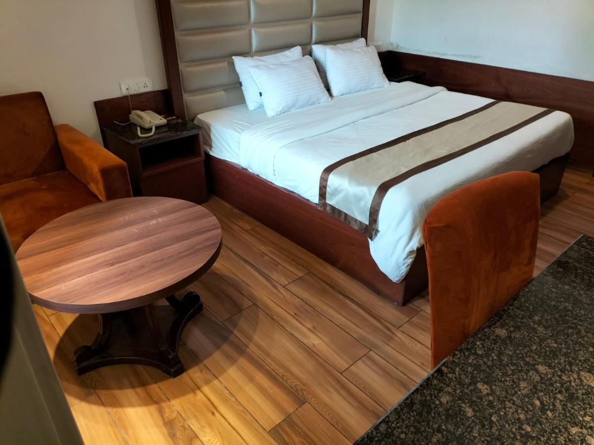 Hotel Ambica Katra Katra  Buitenkant foto