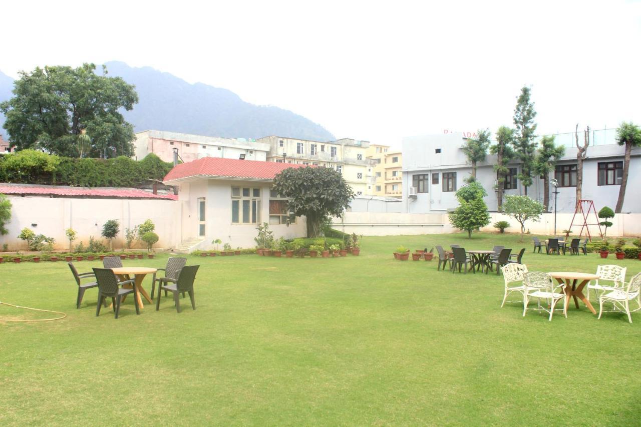 Hotel Ambica Katra Katra  Buitenkant foto