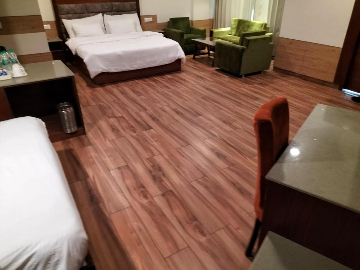 Hotel Ambica Katra Katra  Buitenkant foto