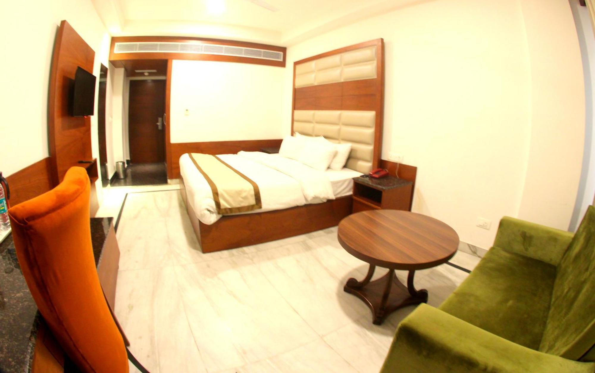 Hotel Ambica Katra Katra  Buitenkant foto