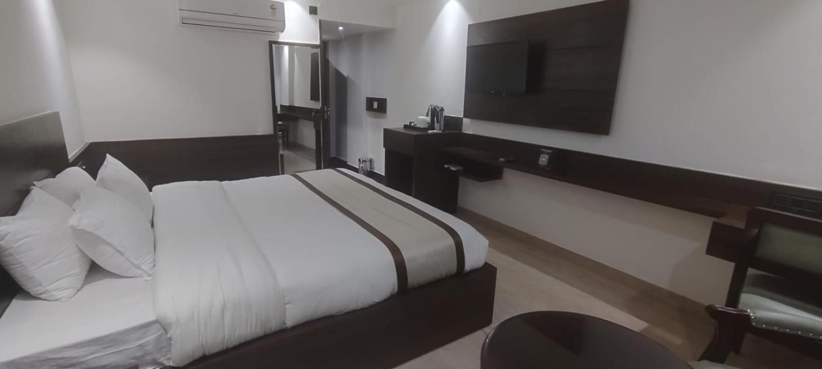Hotel Ambica Katra Katra  Buitenkant foto