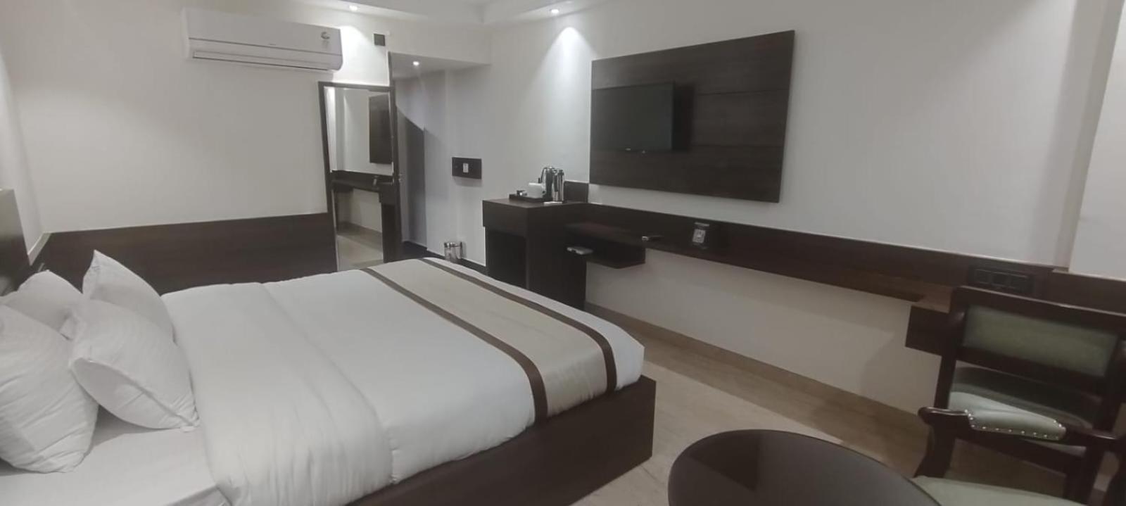 Hotel Ambica Katra Katra  Buitenkant foto