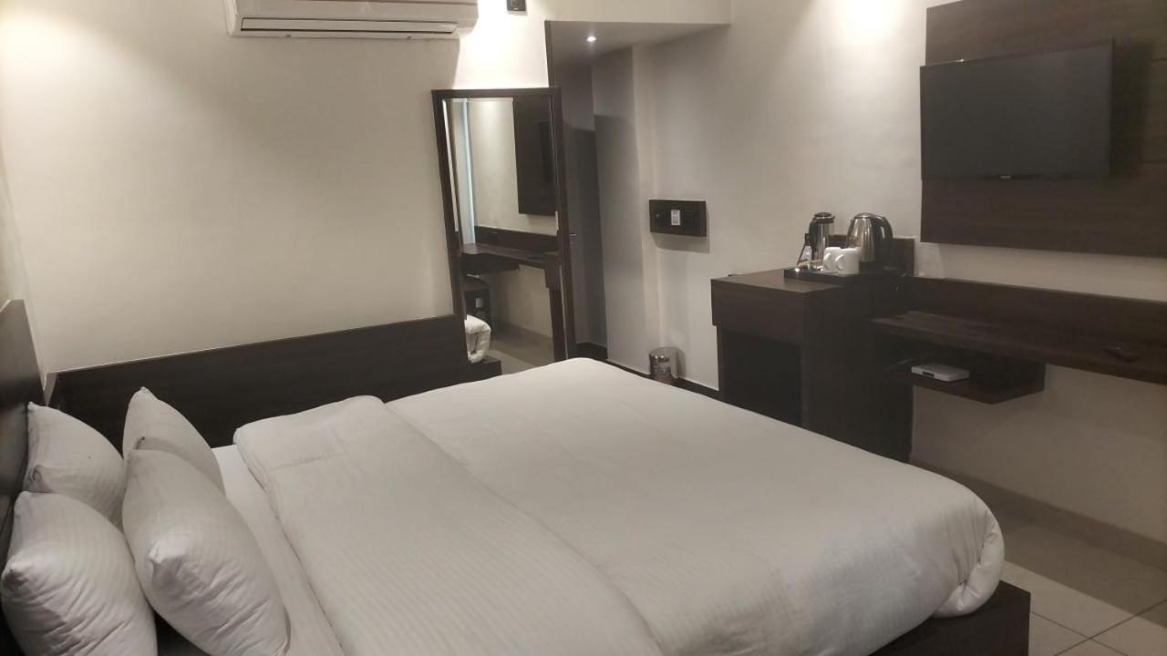 Hotel Ambica Katra Katra  Buitenkant foto