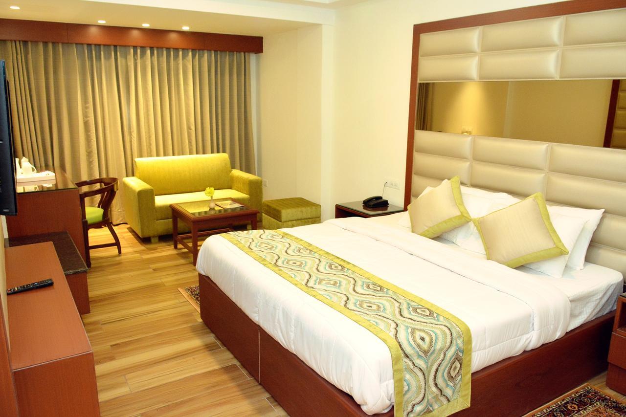 Hotel Ambica Katra Katra  Buitenkant foto